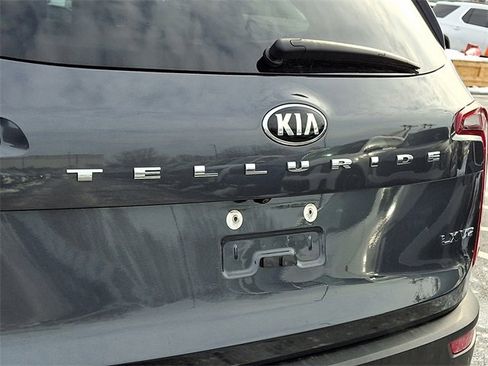 Used 2020 Kia Telluride LX image 29