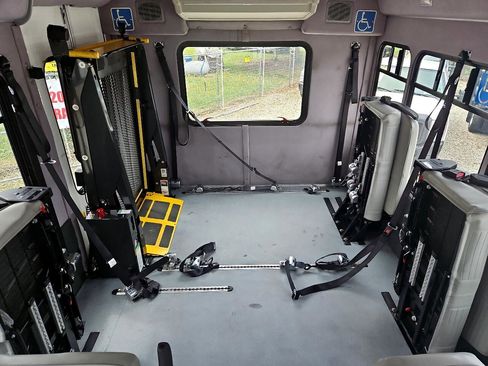 Used 2015 Chevrolet Express 3500 w/ Shuttle Bus Package image 29