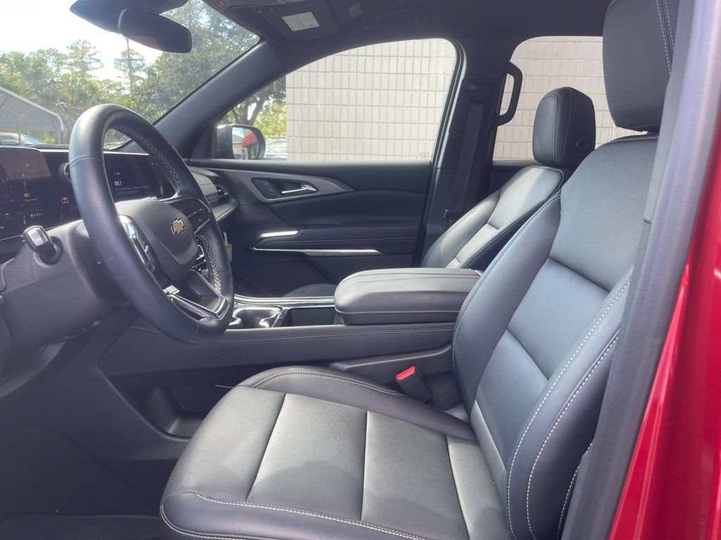 Used 2026 Chevrolet Traverse LT FWD image 12