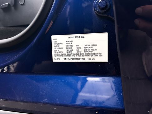 Used 2022 Tesla Model Y Long Range AWD/4WD image 27