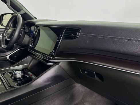 Used 2023 Jeep Wagoneer 4WD w/ HD Trailer Tow Package image 29