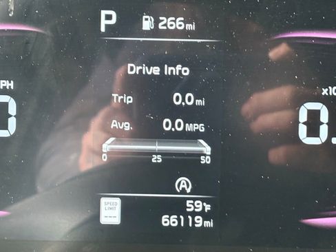 Used 2023 Kia Sportage EX image 28