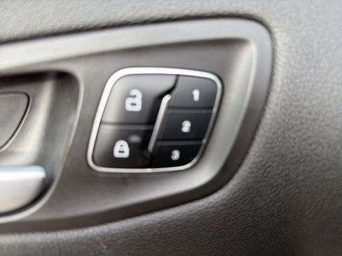 Used 2019 Ford Escape Titanium image 29