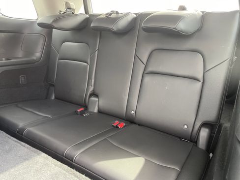Used 2025 Nissan Pathfinder SL AWD/4WD image 14