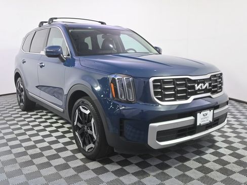 Used 2025 Kia Telluride S AWD/4WD image 9