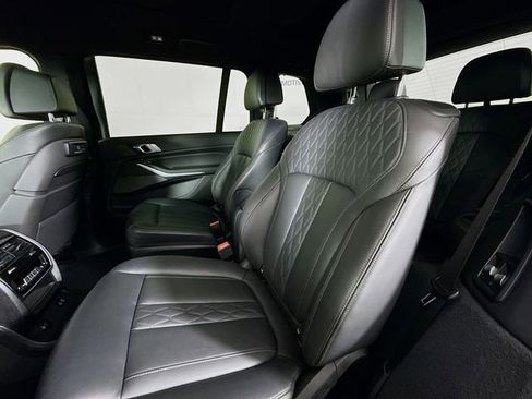 Used 2020 BMW X7 xDrive40i w/ M Sport Package AWD/4WD image 26