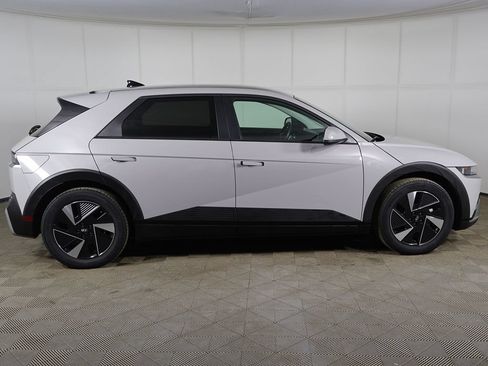 Used 2025 Hyundai Ioniq 5 SE RWD image 13