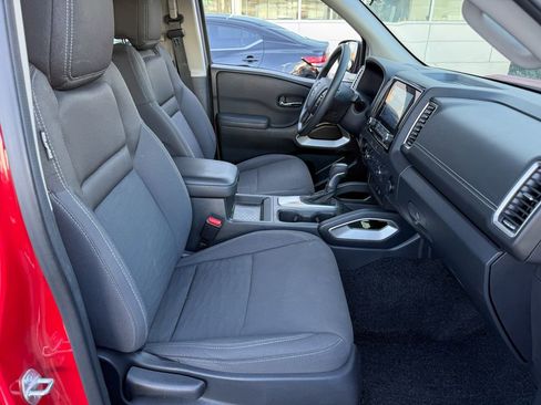 Certified 2022 Nissan Frontier SV image 13