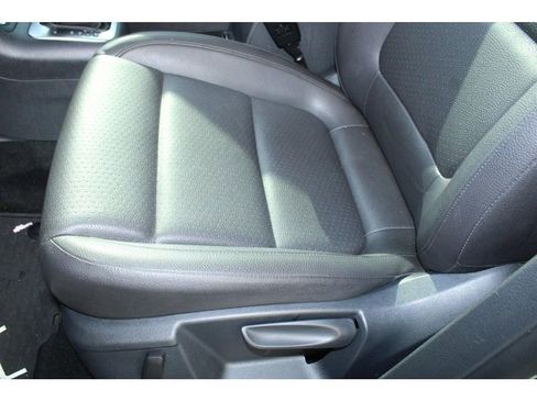 Used 2017 Volkswagen Tiguan S image 21