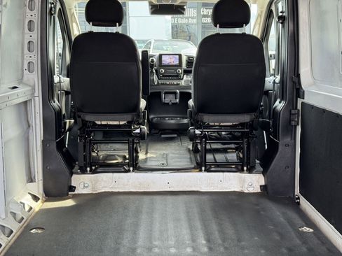 Used 2024 RAM ProMaster 2500 w/ Convenience Group FWD image 13