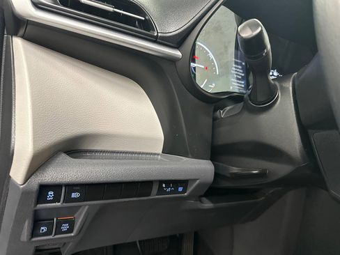 Used 2021 Toyota Sienna XLE image 36