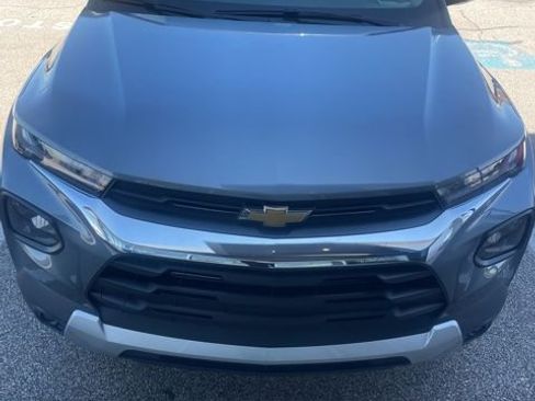 Used 2022 Chevrolet TrailBlazer LT image 2