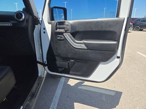 Used 2013 Jeep Wrangler Unlimited Sahara w/ Trailer Tow Group AWD/4WD image 25