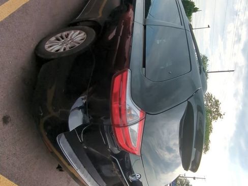 Used 2015 Toyota Sienna XLE Premium FWD image 4