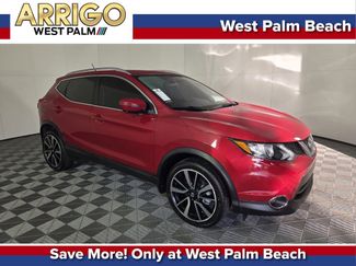 Used 2017 Nissan Rogue Sport SL video 1