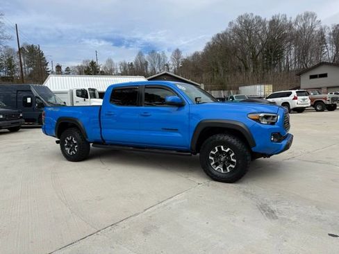 Used 2020 Toyota Tacoma TRD Off-Road w/ Technology Package image 2