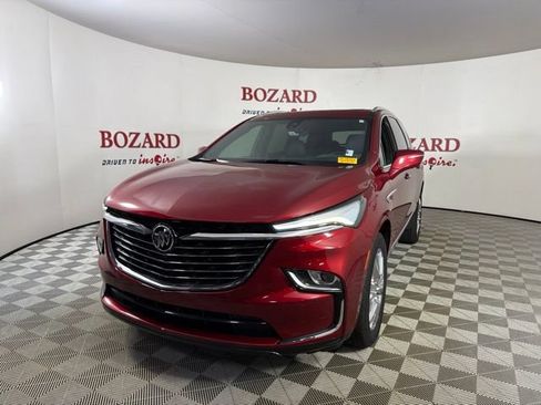 Used 2023 Buick Enclave Premium w/ Experience Buick Package FWD image 4