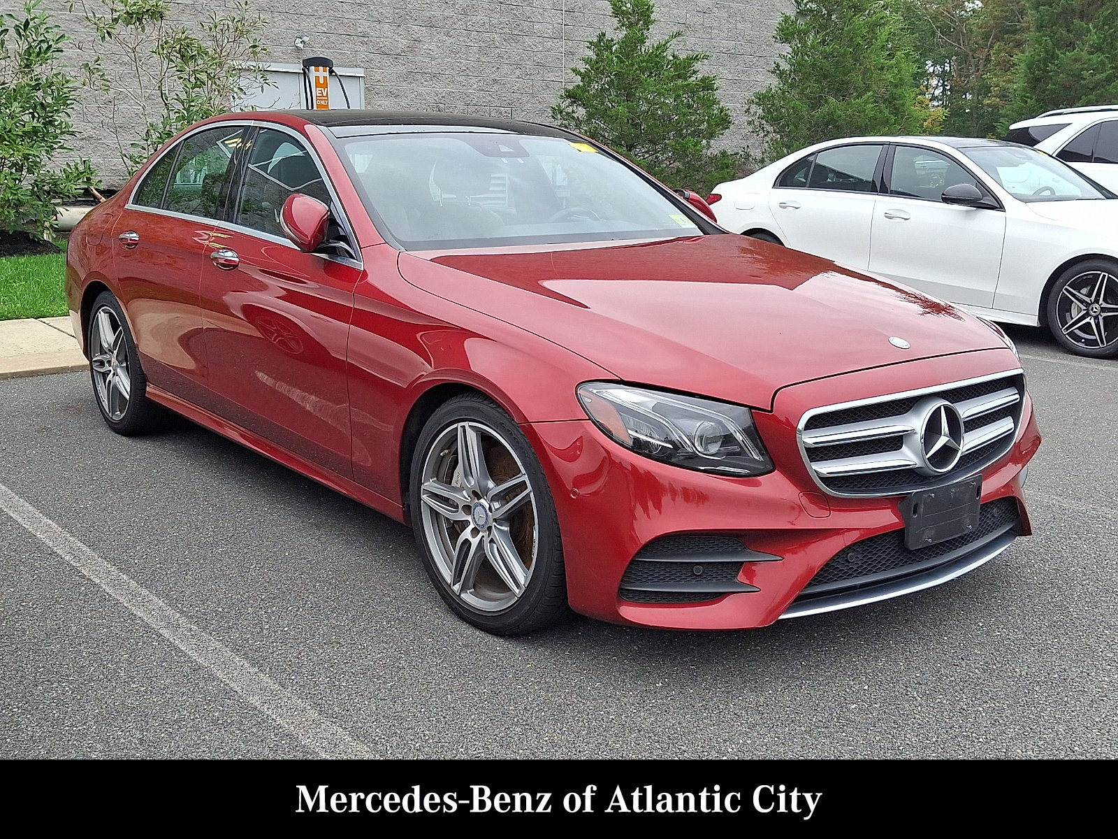 Certified 2017 Mercedes-Benz E 300 4MATIC image 1