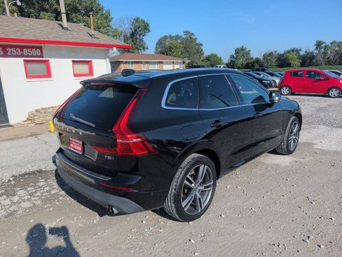 Used 2019 Volvo XC60 T5 Momentum w/ Premium Package AWD/4WD image 3