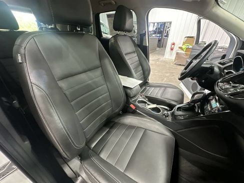 Used 2014 Ford Escape Titanium w/ Equipment Group 401A AWD/4WD image 32
