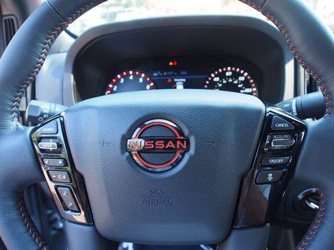 Used 2025 Nissan Frontier PRO-4X w/ Pro Convenience Package AWD/4WD image 21