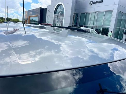 Used 2026 GMC Acadia Elevation w/ Elevation Premium Package AWD/4WD image 6