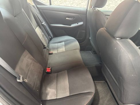 Used 2025 Nissan Sentra SR FWD image 11