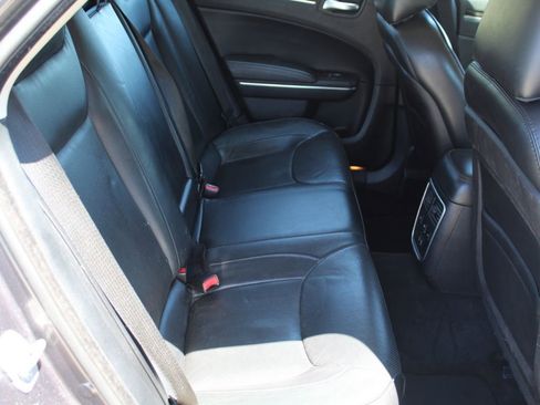 Used 2016 Chrysler 300 C RWD image 12