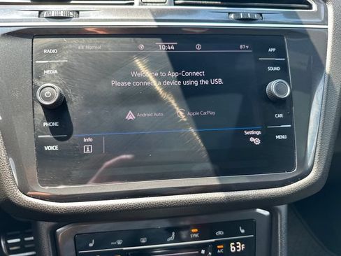 Certified 2024 Volkswagen Tiguan SE R-Line AWD/4WD image 24