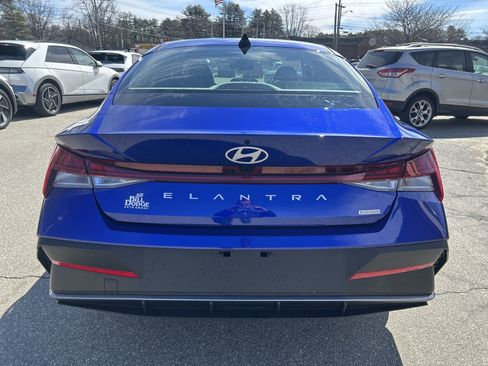 New 2025 Hyundai Elantra Blue image 6