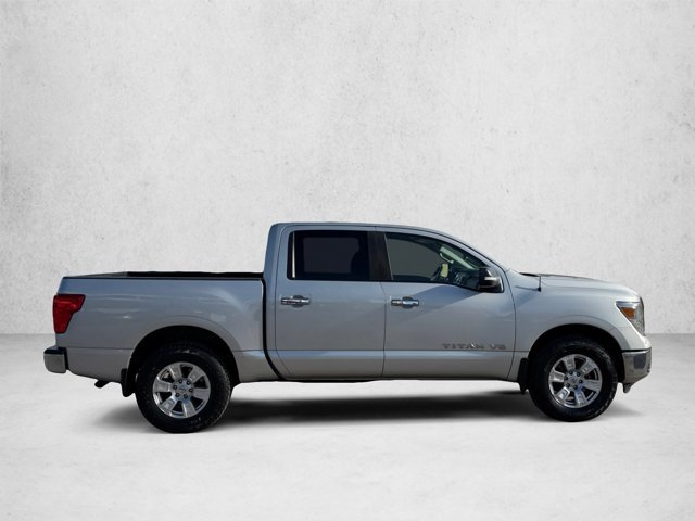 Used 2018 Nissan Titan SV AWD/4WD image 4