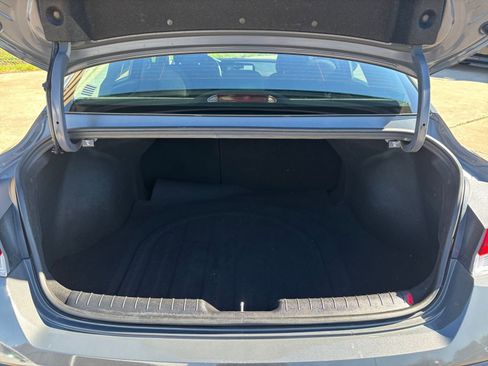 Used 2025 Hyundai Elantra SEL image 32