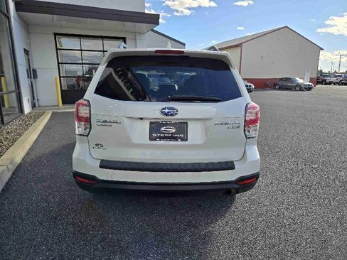 Used 2017 Subaru Forester 2.5i Premium w/ All-Weather Package image 4