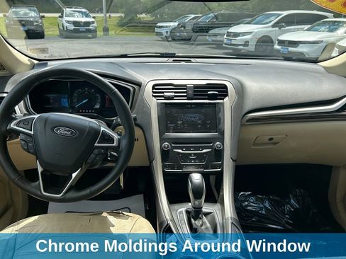 Used 2014 Ford Fusion SE w/ Equipment Group 202A FWD image 16