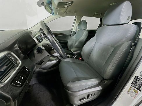 Certified 2020 Kia Sorento S image 28