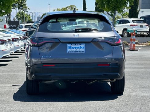 Used 2024 Honda HR-V LX image 9