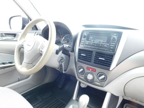 Used 2013 Subaru Forester 2.5X Premium AWD/4WD image 3
