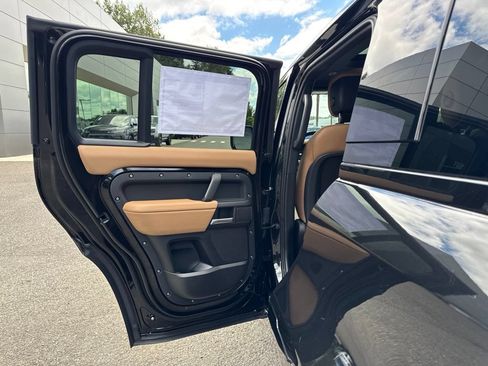 New 2026 Land Rover Defender 130 X-Dynamic SE AWD/4WD image 15