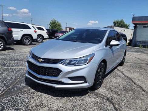 Used 2017 Chevrolet Cruze LS image 8