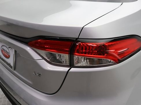 Used 2025 Toyota Corolla LE image 8