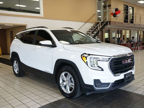 Used 2022 GMC Terrain SLE w/ Driver Convenience Package AWD/4WD image 17