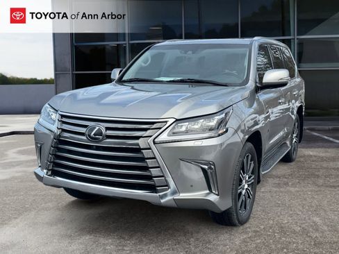 Used 2018 Lexus LX 570 image 9