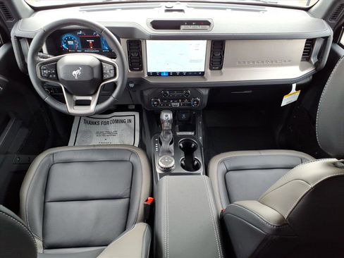 New 2025 Ford Bronco Outer Banks image 9