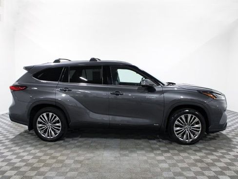 Certified 2021 Toyota Highlander Platinum AWD/4WD image 7