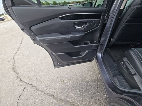 Used 2025 Honda Pilot EX-L image 24