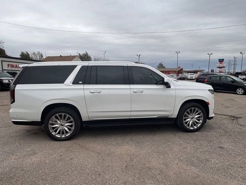 Used 2021 Cadillac Escalade ESV Premium Luxury image 40