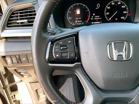 Used 2025 Honda Odyssey Sport-L image 23