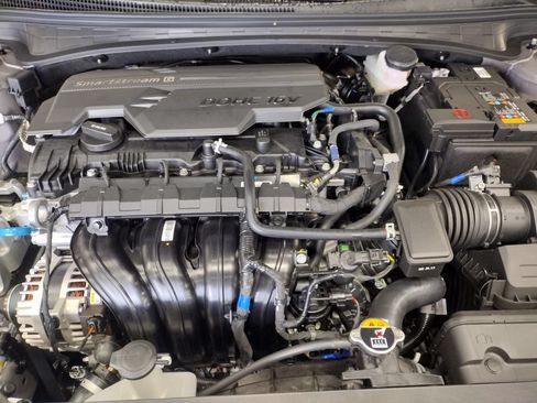 Used 2025 Hyundai Elantra Sport FWD image 9