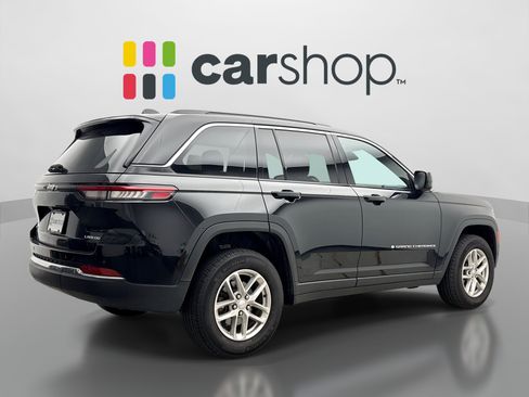 Used 2025 Jeep Grand Cherokee Laredo X w/ Luxury Tech Group I AWD/4WD image 5