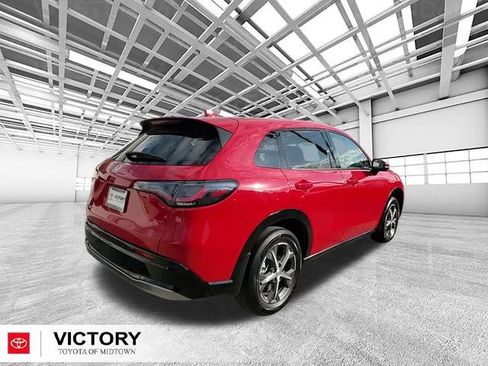 Used 2025 Honda HR-V EX-L image 3